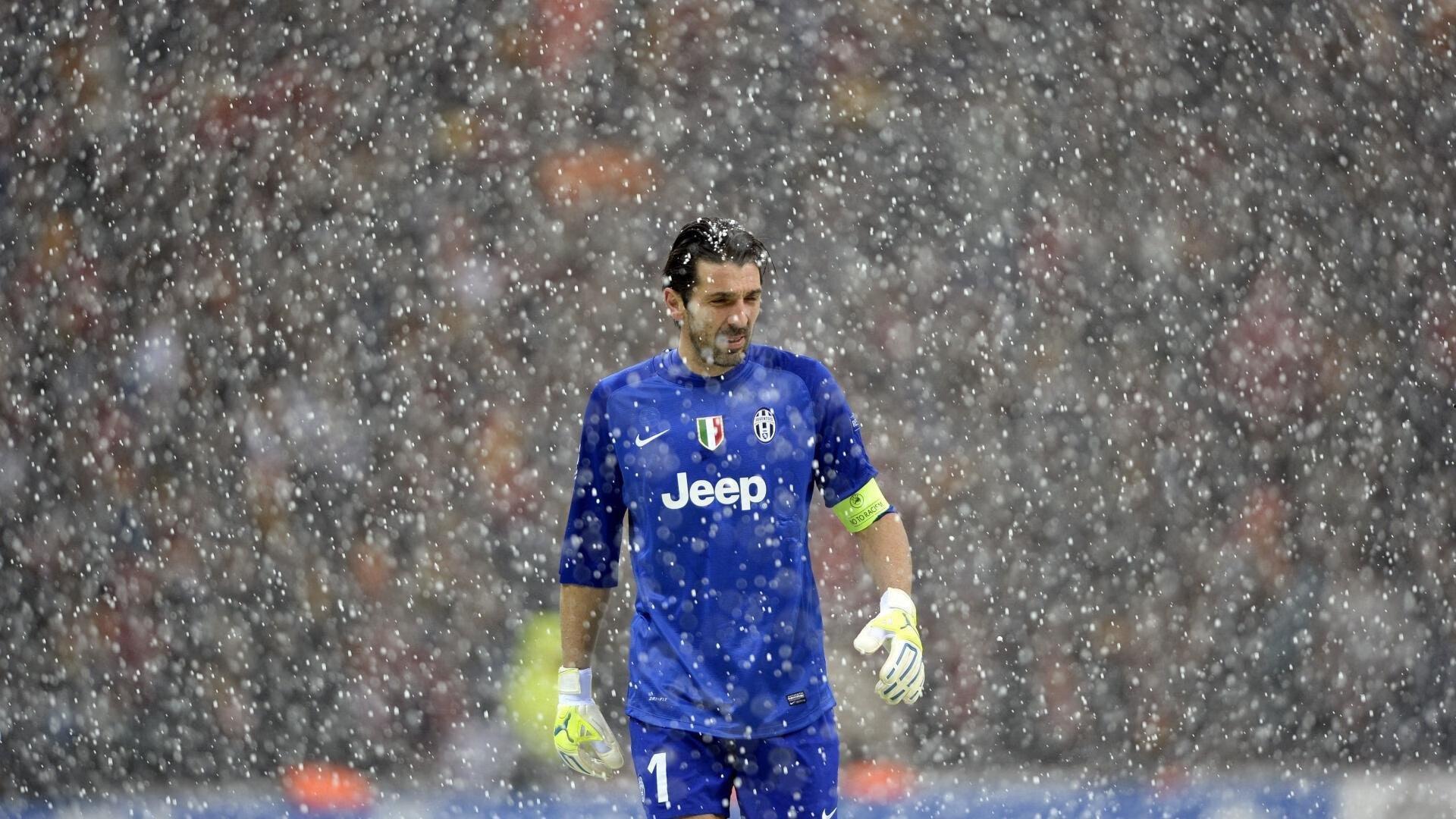 C罗创下四大足坛神迹，梅西亦难企及